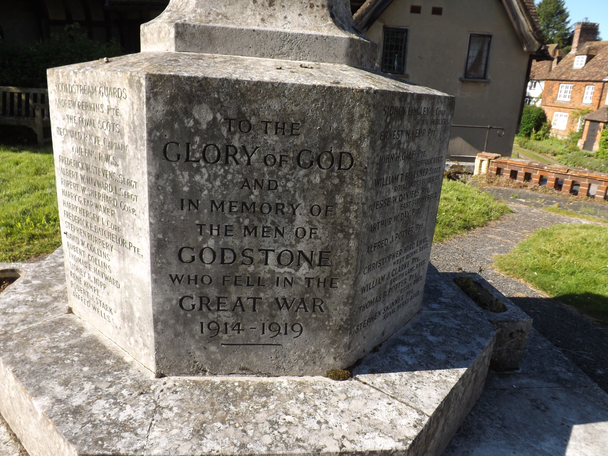 GODSTONE War Memorials Online